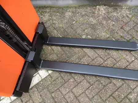 Pystysuora ordreplukker 2019  Toyota OME 100M (4)