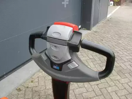 Transpallet elettrici 2020  Toyota LWE140 (5)