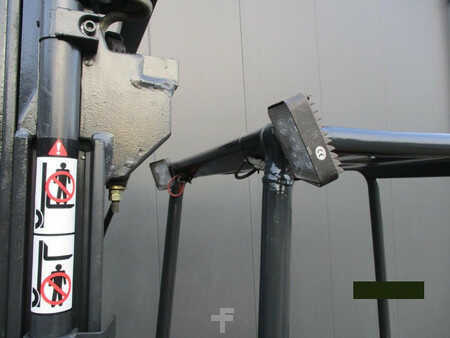 Elektryczne 3-kołowe 1995  Linde E12 (9)