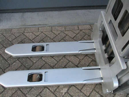 Apilador eléctrico 2020  Still EXV-SF14 (4)