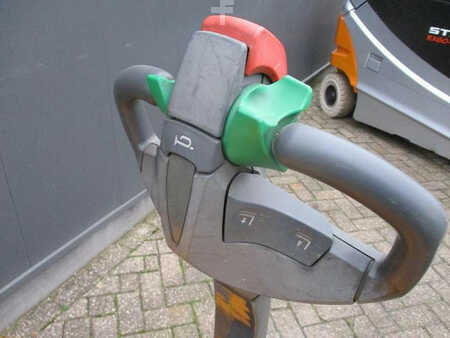 Transpaleta eléctrica 2008  Jungheinrich EJE 116 (8)