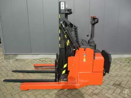 Pinontavaunu 2011  Toyota RWE120 (1)