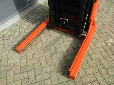 Pinontavaunu 2011  Toyota RWE120 (10)