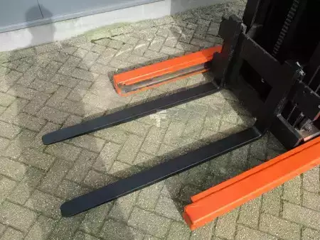 Pinontavaunu 2011  Toyota RWE120 (7)