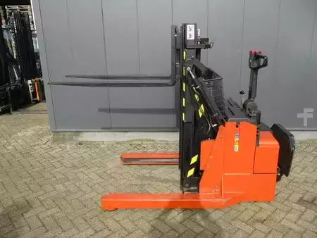 Pinontavaunu 2011  Toyota RWE120 (8)