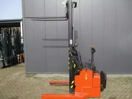 Pinontavaunu 2011  Toyota RWE120 (9)