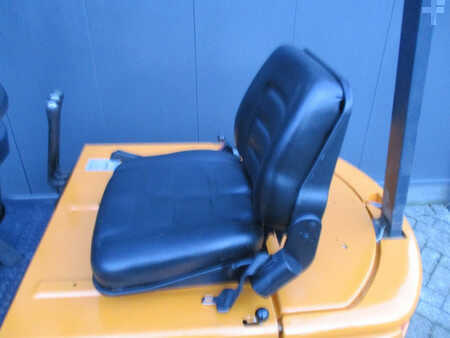 Sähkö - 3 pyör 2003  Still R50-15 (5)