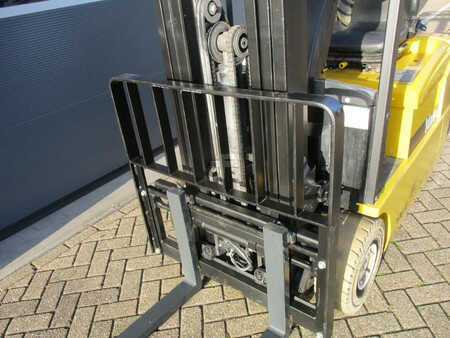 Elektrisk- 3 hjul 2008  Yale ERP16-ATF (10)