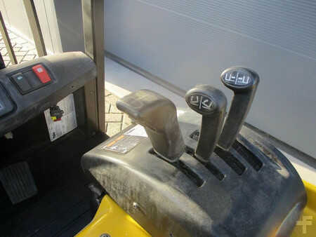 Elektrisk- 3 hjul 2008  Yale ERP16-ATF (6)