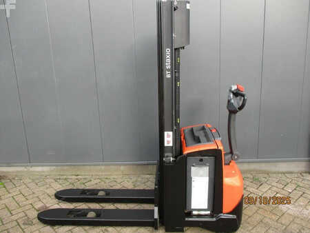 Wózek wysokiego podnoszenia 2015  BT SWE140 (1)