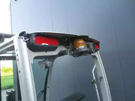 Chariots électriques à 3 roues 2019  Still RX20-20L (8)