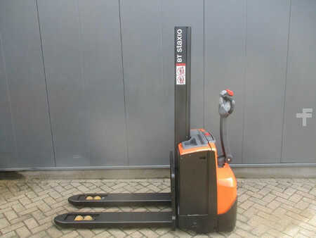 Hochhubwagen 2014  BT SWE 080L (1)