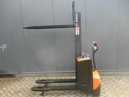 Hochhubwagen 2014  BT SWE 080L (10)
