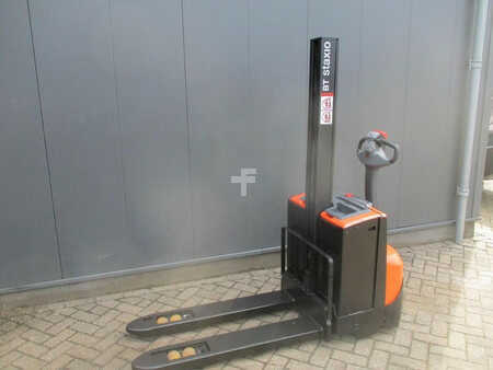 Hochhubwagen 2014  BT SWE 080L (2)