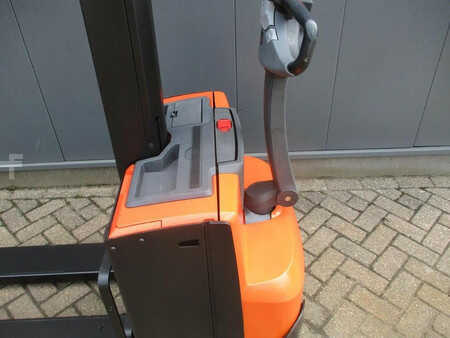 Hochhubwagen 2014  BT SWE 080L (6)