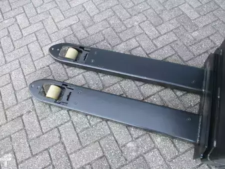 Lavtløftende truck 2019  Toyota LWE160 (11)