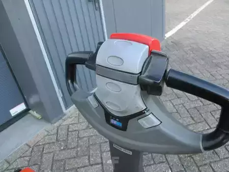 Lavtløftende truck 2019  Toyota LWE160 (4)
