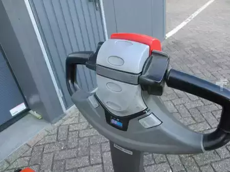 Wózki niskiego podnoszenia 2019  Toyota LWE160 (4)