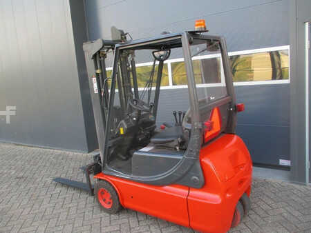 3-wiel elektrische heftrucks 1997  Linde E 16C (6)