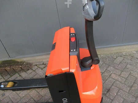 Electric Pallet Trucks 2018  Toyota LWE 140 (5)