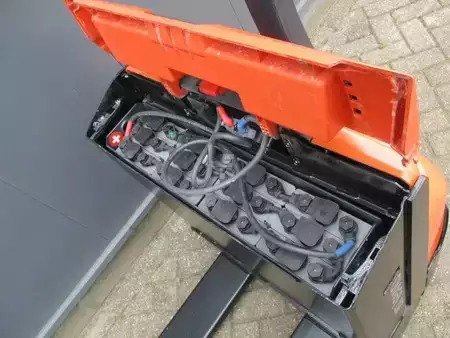 Transpaleta eléctrica 2022  Toyota LWE160 (6)