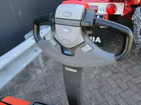Niederhubwagen 2016  BT LWE160 (5)