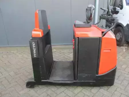 Wózki systemowe do implementacji 2018  Toyota TSE300 Tracto (1)
