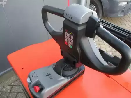 Wózki systemowe do implementacji 2018  Toyota TSE300 Tracto (6)