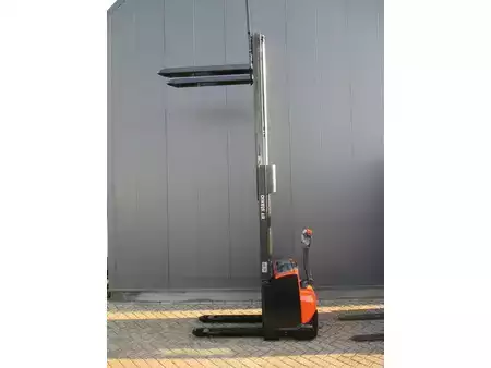 Apilador eléctrico 2012  BT SWE120 (6)