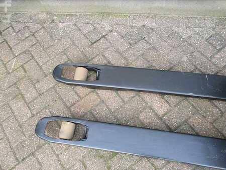 Electric Pallet Trucks 2016 BT LWE 160 (4)