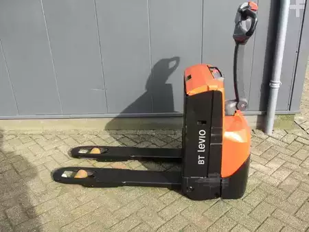 Transpallet elettrici 2016  BT LWE140 (1)
