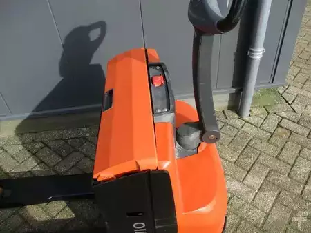 Transpallet elettrici 2016  BT LWE140 (5)