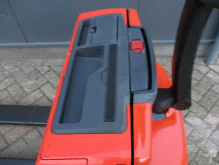 Elektrische palletwagens 2011  BT LWE160 (4)