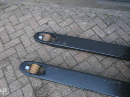 Elektrische palletwagens 2011  BT LWE160 (6)