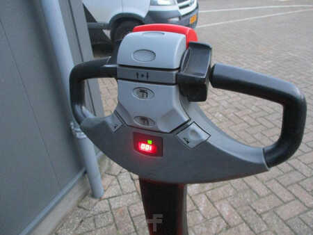 Elektrische palletwagens 2011  BT LWE160 (7)