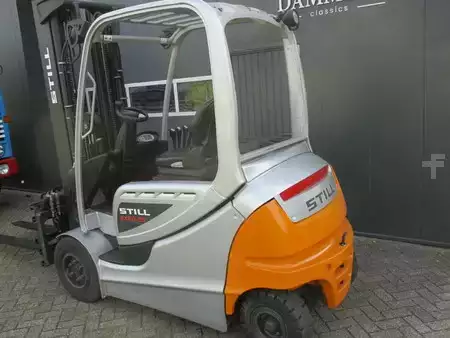 4-wiel elektrische heftrucks 2009  Still RX60-35 (3)
