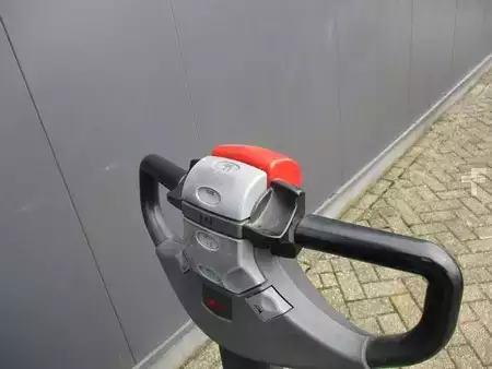 Ruční vysokozdvižný vozík 2013  Cesab S212L (11)