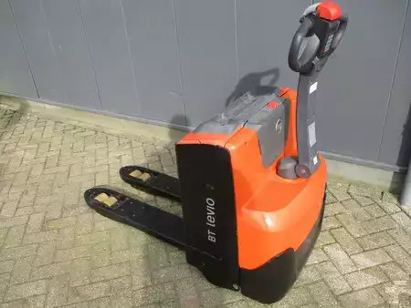 Porta-paletes elétrico 2019  Toyota LWE180 (3)