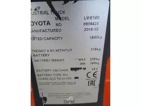 Porta-paletes elétrico 2019  Toyota LWE180 (9)