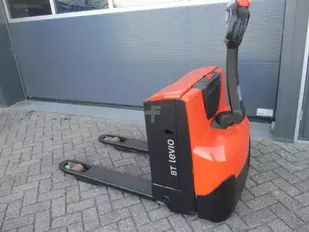 Porta-paletes elétrico 2016  BT LWE160 (2)
