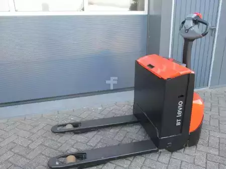 Porta-paletes elétrico 2016  BT LWE160 (3)