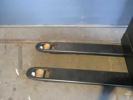 El-pallevogn 2011  BT LWE160 (4)