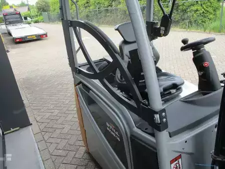 Carrelli elettrici 3 ruote 2019  Still RX20-16 (10)