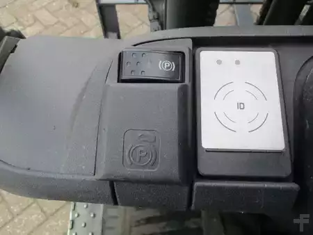Carrelli elettrici 3 ruote 2019  Still RX20-16 (16)