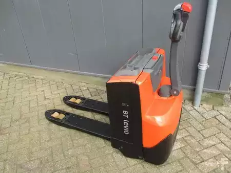 Porta-paletes elétrico 2019  Toyota LWE180 (3)