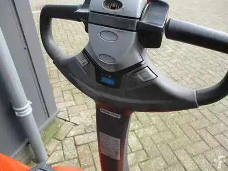 Porta-paletes elétrico 2019  Toyota LWE180 (5)