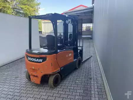 El truck - 4 hjulet 2018  Doosan B35X-7 (2)