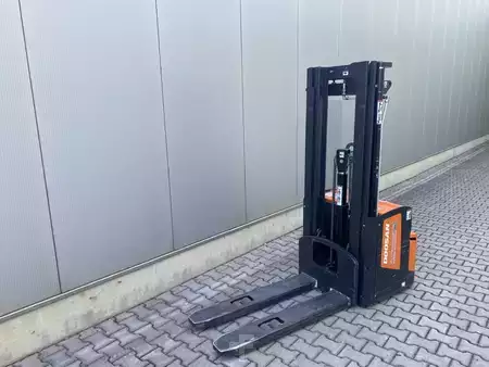 Stapelaars 2021  Doosan BSL14S-7 (3)