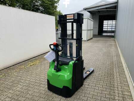 Apilador eléctrico 2024  Cesab S220L (2)