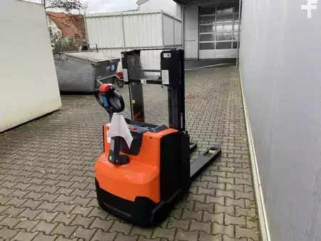 Ledestabler 2024  Toyota SWE200D (2)